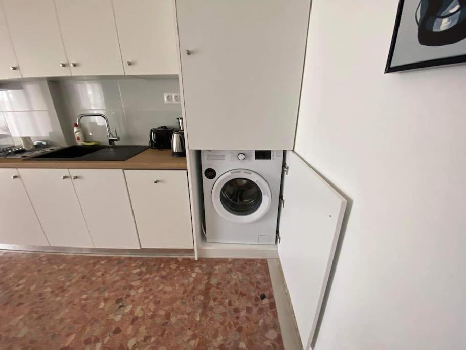 New! Flower Patio House 2 Bdr - Bbq - Wash Machine Lávrion Exterior foto