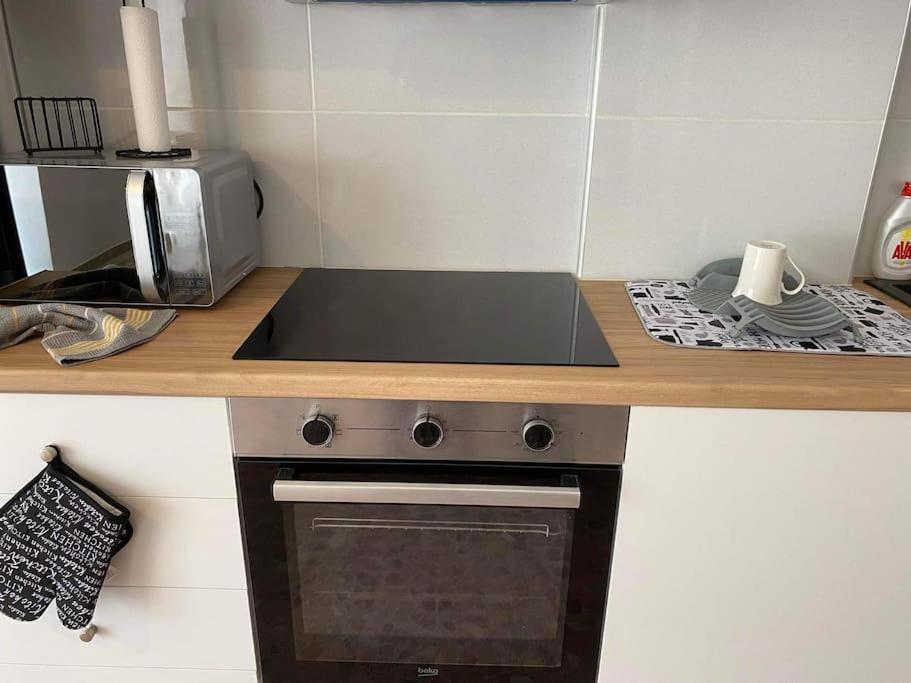 New! Flower Patio House 2 Bdr - Bbq - Wash Machine Lávrion Exterior foto